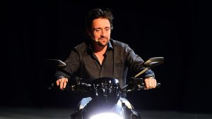 A photo of Richard Hammond.