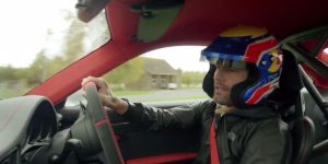 A photo of Mark Webber.
